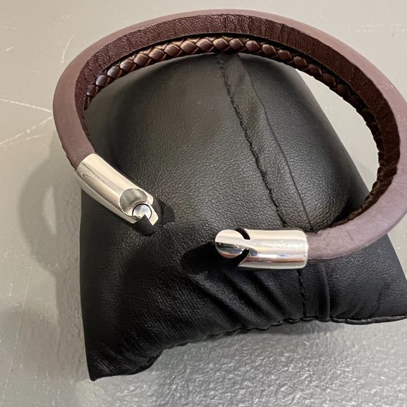 NWOT NORDSTROM Brown Leather Silver Closure Bracelet - Picture 4 of 5